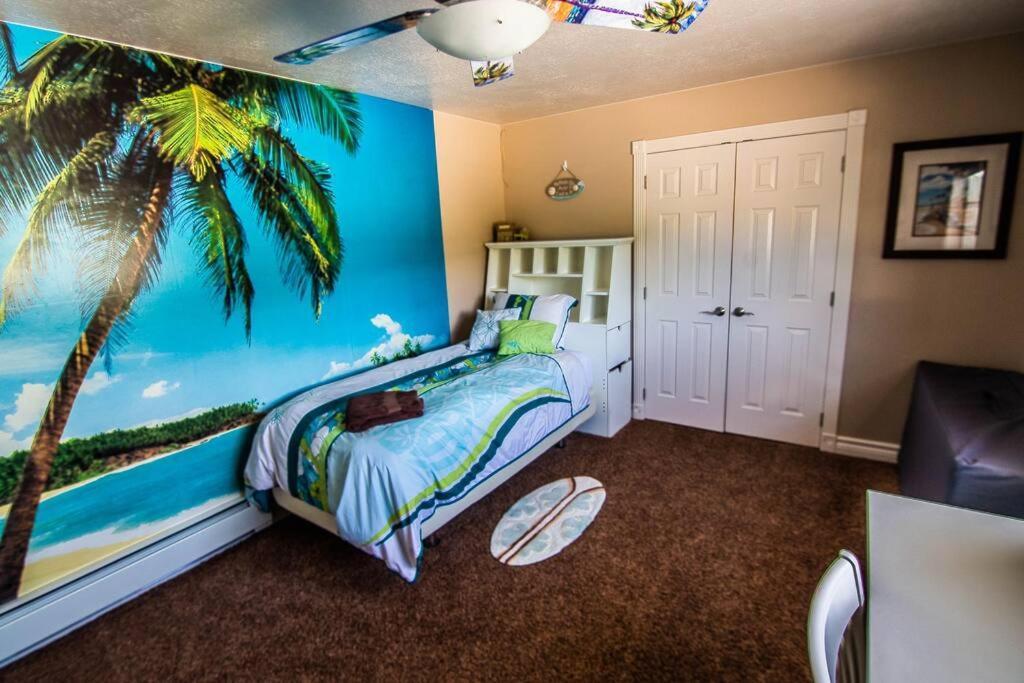Parowan Tacit Shadow Resort Paradise Deluxe Suite, Gym, Coffee Bar, Hot-Tub, Free Laundry, Food Available מראה חיצוני תמונה