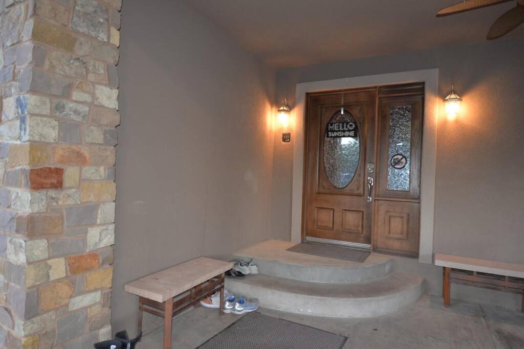 Parowan Tacit Shadow Resort Paradise Deluxe Suite, Gym, Coffee Bar, Hot-Tub, Free Laundry, Food Available מראה חיצוני תמונה