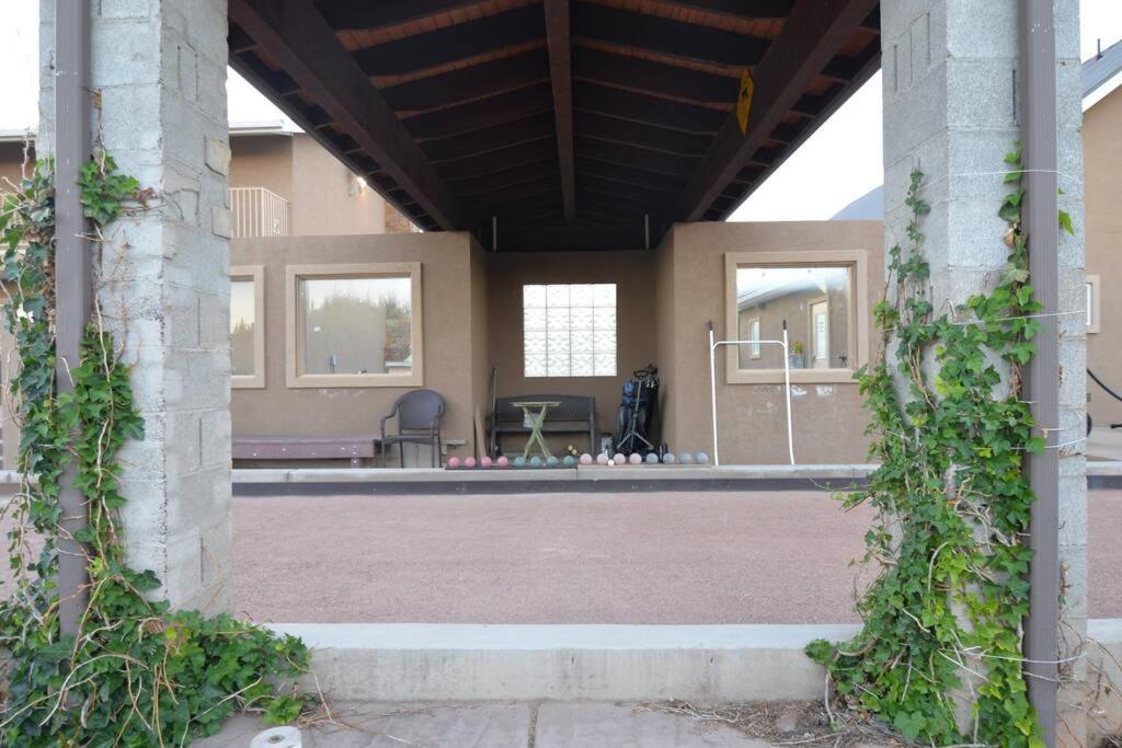 Parowan Tacit Shadow Resort Paradise Deluxe Suite, Gym, Coffee Bar, Hot-Tub, Free Laundry, Food Available מראה חיצוני תמונה